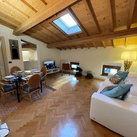 Attic 1 Centro Storico Apartament