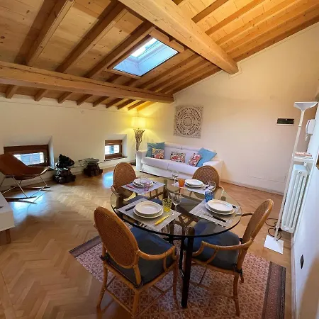 Attic 1 Centro Storico Apartament Peschiera del Garda