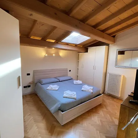 דירה Attic 1 Centro Storico פסקיארה דל גארדה